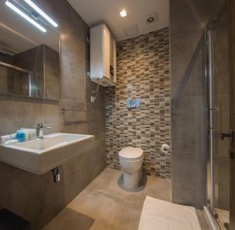 Gzira House | Lokali Rooms