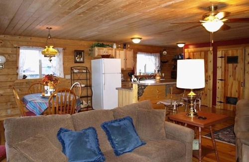 Silverton Apartment | Lola's Place - Your Mountain Home Away from Home nOHV off street Parking
