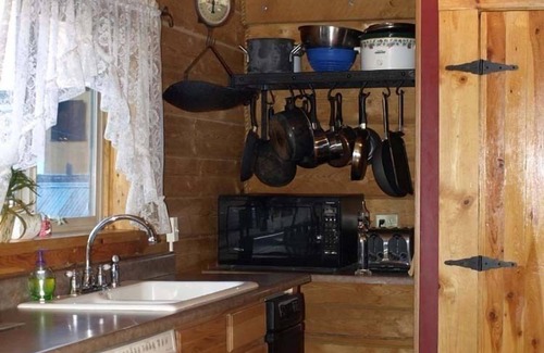 Silverton Apartment | Lola's Place - Your Mountain Home Away from Home nOHV off street Parking