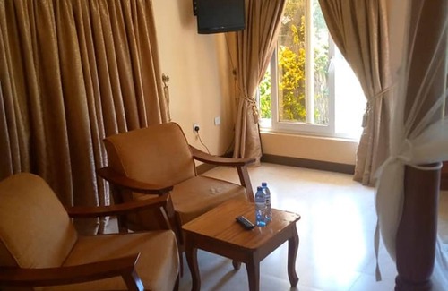 Mogotio Hotel | Lomanira Splendour
