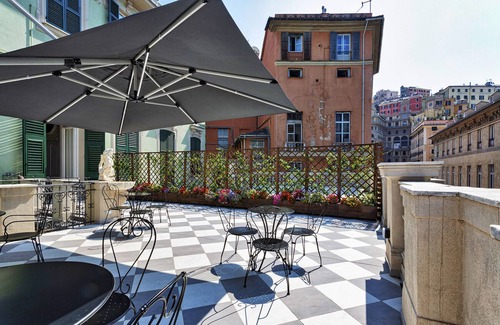 Pre Apartment | Lomellini Palace by Wonderful Italy - Parrot Suite