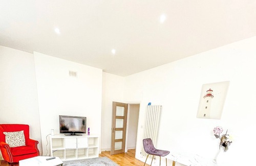Woolwich Common Apartment | London 2-bed Apartment in Herbert Road