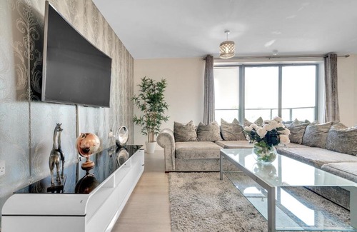 Lansbury Apartment | London City Deluxe 2 Bed Modern Apartment Canary Wharf