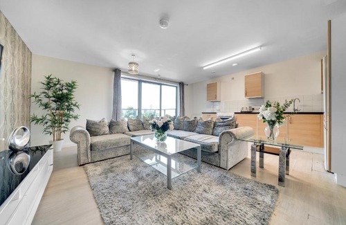 Lansbury Apartment | London City Deluxe 2 Bed Modern Apartment Canary Wharf