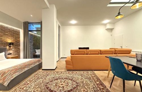 Sofia City Center Apartment | London - English Basement Studio