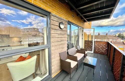Royal Docks Apartment | London Excel 2 Bedrooms 2 Bath, Parking, Supper Wifi, Dockland, O2 Arena, Cable Car