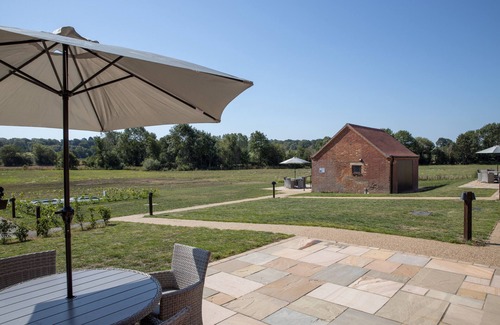 Cranbrook House | London Hopper Hut - One Bedroom House, Sleeps 2