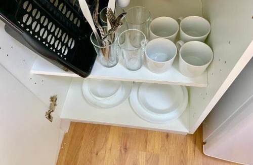 Valentines Apartment | London Studio Apartments, Private Bathrooms and Parking
