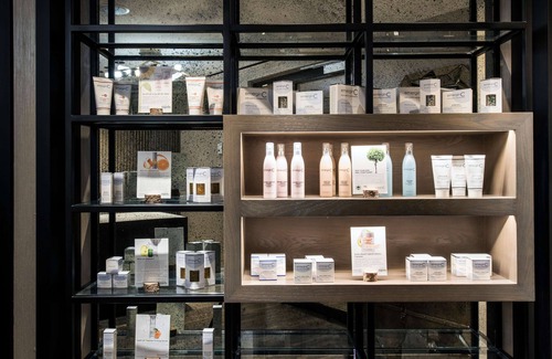 Downtown Chicago Hotel | LondonHouse Chicago, Curio Collection by Hilton