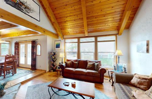 Cottonwood Heights House | Lone Brook Hideaway