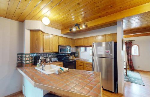 Cottonwood Heights House | Lone Brook Hideaway