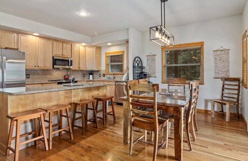 Carriage Hills House | Lone Pine: A Stunning Mountain Retreat