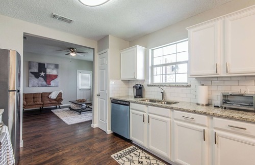 Burleson House | Lone Star Haven for 8