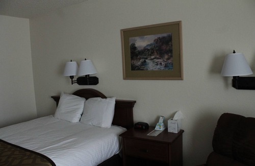Sidney Hotel | Lone Tree Inn