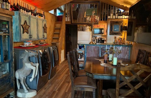 Boerne Cabin | LoneStar Cabin @ HomeAway Ranch