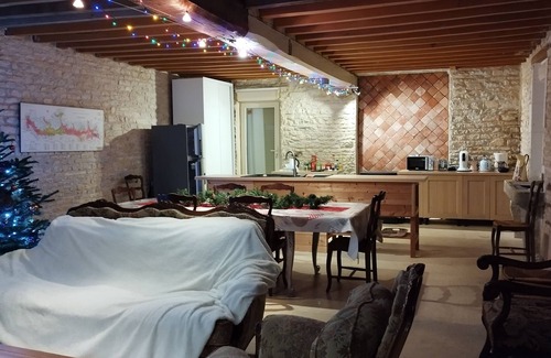 Vermenton House | Longère bourguignonne 200 m2, swimming pool and 5800m2 fenced garden