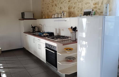 Moncorneil-Grazan House | Longère (farmhouse), single storey, all comforts. Pets allowed