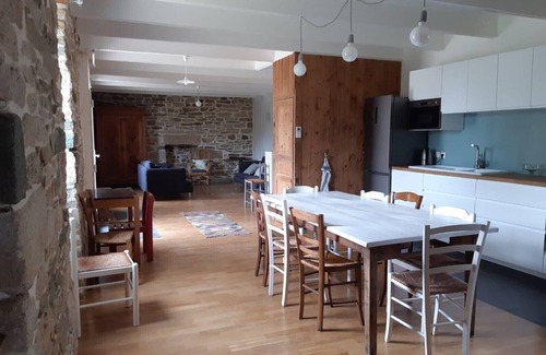 Plovan House | Longère Traditionnelle au Calme Dans une Vaste Propriété