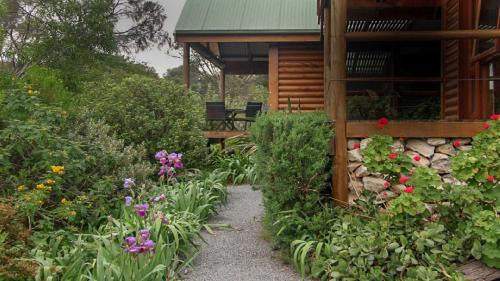 Lake Wangary House | Long Beach Eco - Lodge Is The Perfect Property For Nature Lovers, With An Abundance Of Wildlife Birds, Kangaroos and Emus, As Well As Bush and Sea Views