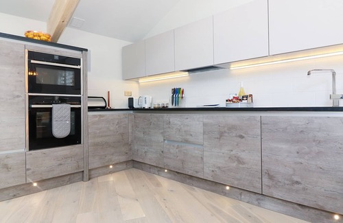 Falmouth Cottage | LONG HOUSE, BOSKENSOE BARNS, pet friendly in Mawnan Smith