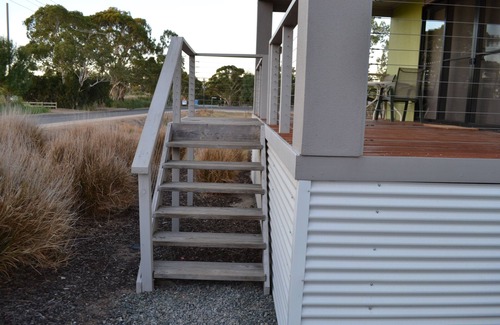 Murray Bridge House | Long Island Retreat on the Murray River