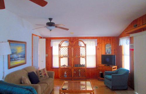 Port Isabel House | Long Island Village Unit 214
