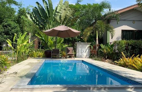 Si Racha Hotel | Long Lake Resort