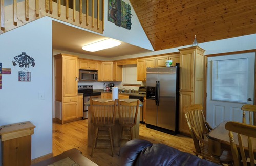 Upper Peachtree Ski Chalet | Long Range Mountain & Valley Views from this Beautiful Chalet