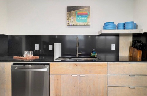 Bella Vista Apartment | Long Shadow - MTB Oasis