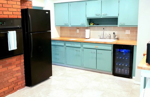 Columbus House | LONG / SHORT STAYS Excellent Reviews Near Airport Spotless