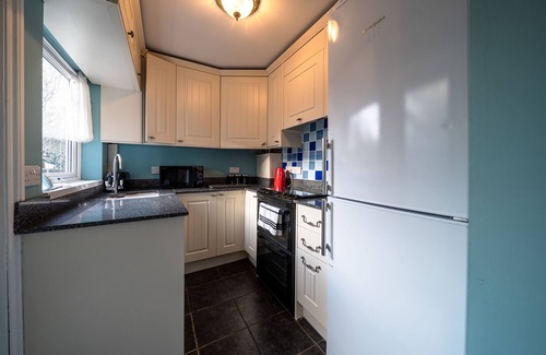 Canterbury House | !LONG STAY OFFER! 3 CAR DRIVEWAy