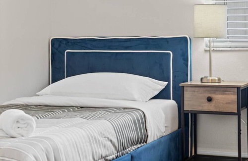 Lake Sarasota House | Long Term Guests Welcome!