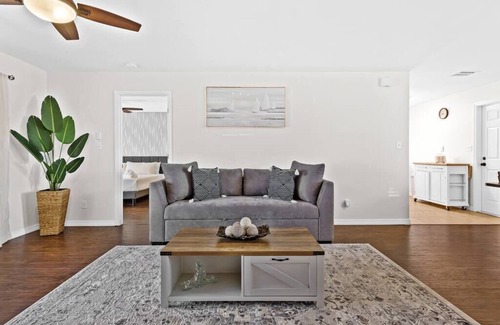 Lake Sarasota House | Long Term Guests Welcome!