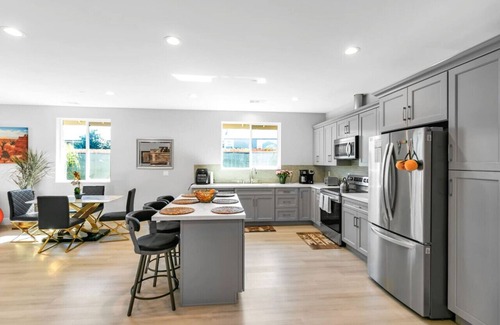 Pinole House | Long-Term Luxury Home, Private Hot Tub near Napa