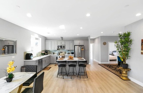 Pinole House | Long-Term Luxury Home, Private Hot Tub near Napa