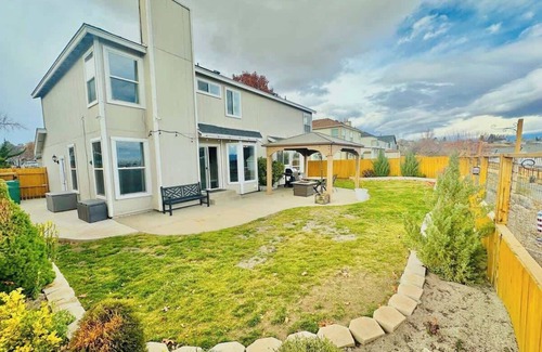 West University House | Long Term Over 30 days,1 King,3 Queens,6 Twins