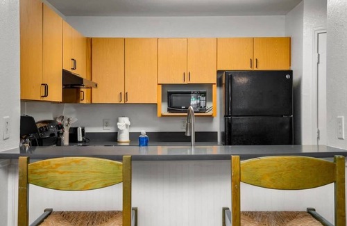 Bearss Plaza Apartment | Long Term Stays Allowed! Budget Friendly & Pool!