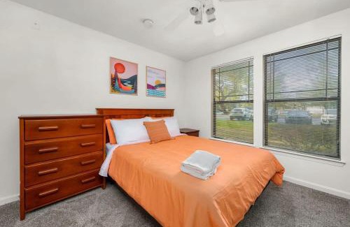 Bearss Plaza Apartment | Long Term Stays Allowed Budget Friendly Pool