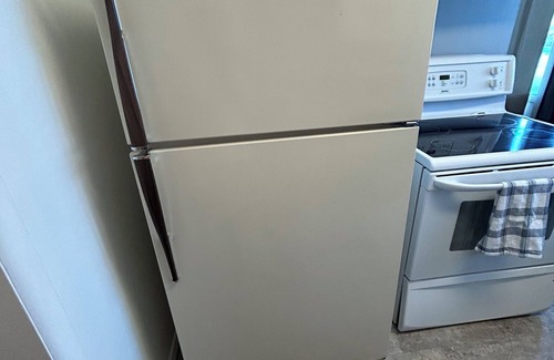 Edmonton Condo | Long Term unit - 2 Bedroom near Transit and Shopping