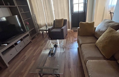 Edmonton Condo | Long Term unit - 2 Bedroom near Transit and Shopping