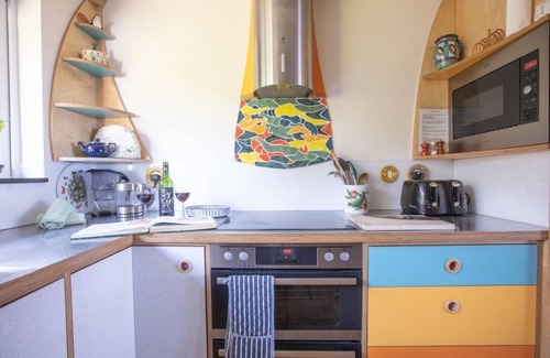 Treator House | Long w/e breaks by the beach. View surf across terraced lawns . 2 mins to beach
