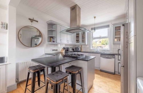 Windsor House | ❤ LONG WALK, CASTLE & SHOPS ON YOUR DOORSTEP ❤