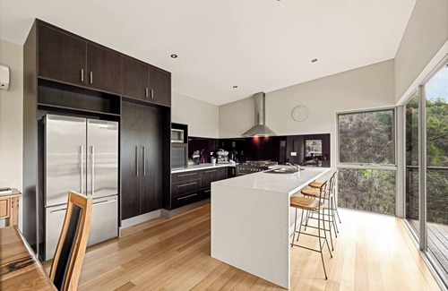 Yallingup House | Longboard House Minutes from Yallingup Beach