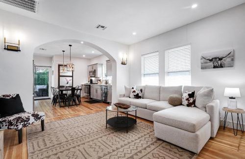 Highland Park House | Longhorn- A Birdy Vacation Rental
