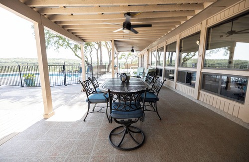 Dripping Springs House | Longhorn Getaway in Dripping springs