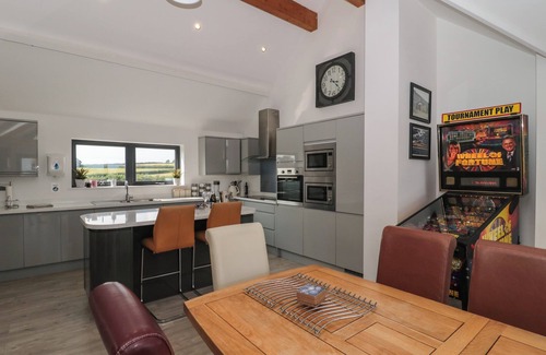 Blaisdon Cottage | LONGMYND, with hot tub in Gloucester