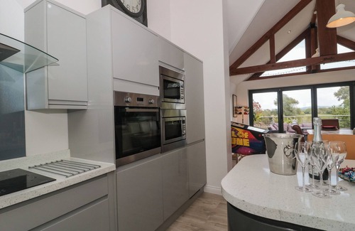 Blaisdon Cottage | LONGMYND, with hot tub in Gloucester