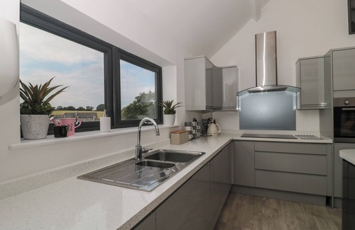 Blaisdon Cottage | LONGMYND, with hot tub in Gloucester