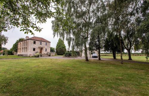 Trowbridge House | Longscroft Manor Retreat - Bradford-on-Avon