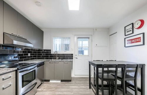 Longueuil House | Longueuil,free parking,2 bedroom